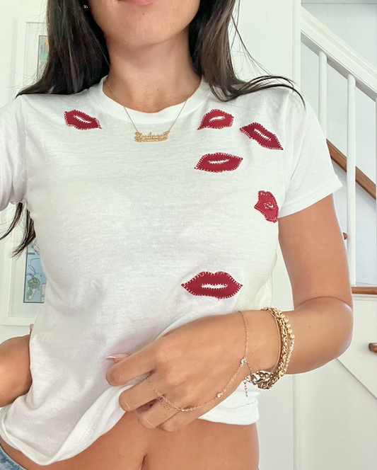 Kiss Tee